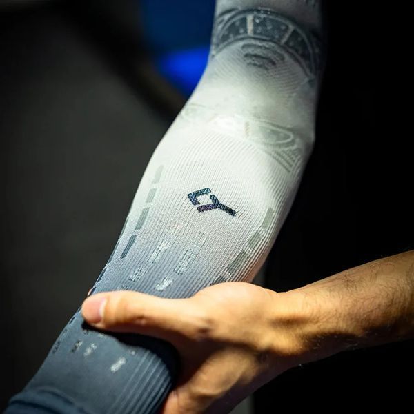 Компрессионные спортивные рукава Floky NO STRAIN Evolution Arm Sleeve X TAPIA L-XL &ndash; Agust&iacute;n Tapia Limited Edition 120557 фото